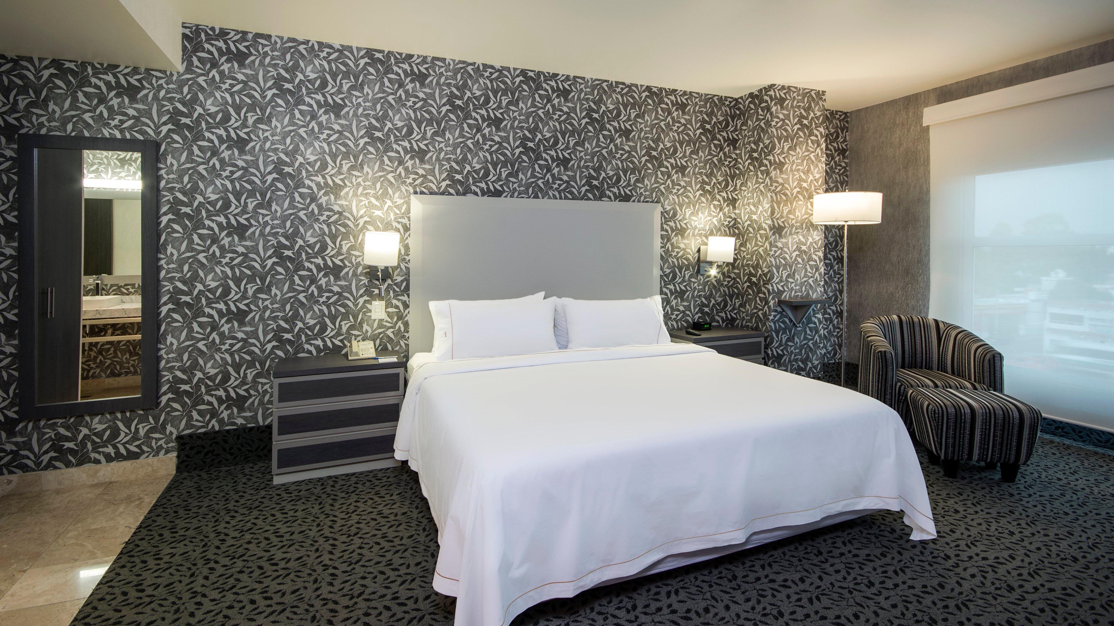 Holiday Inn Express & Suites Queretaro By Ihg Exterior photo