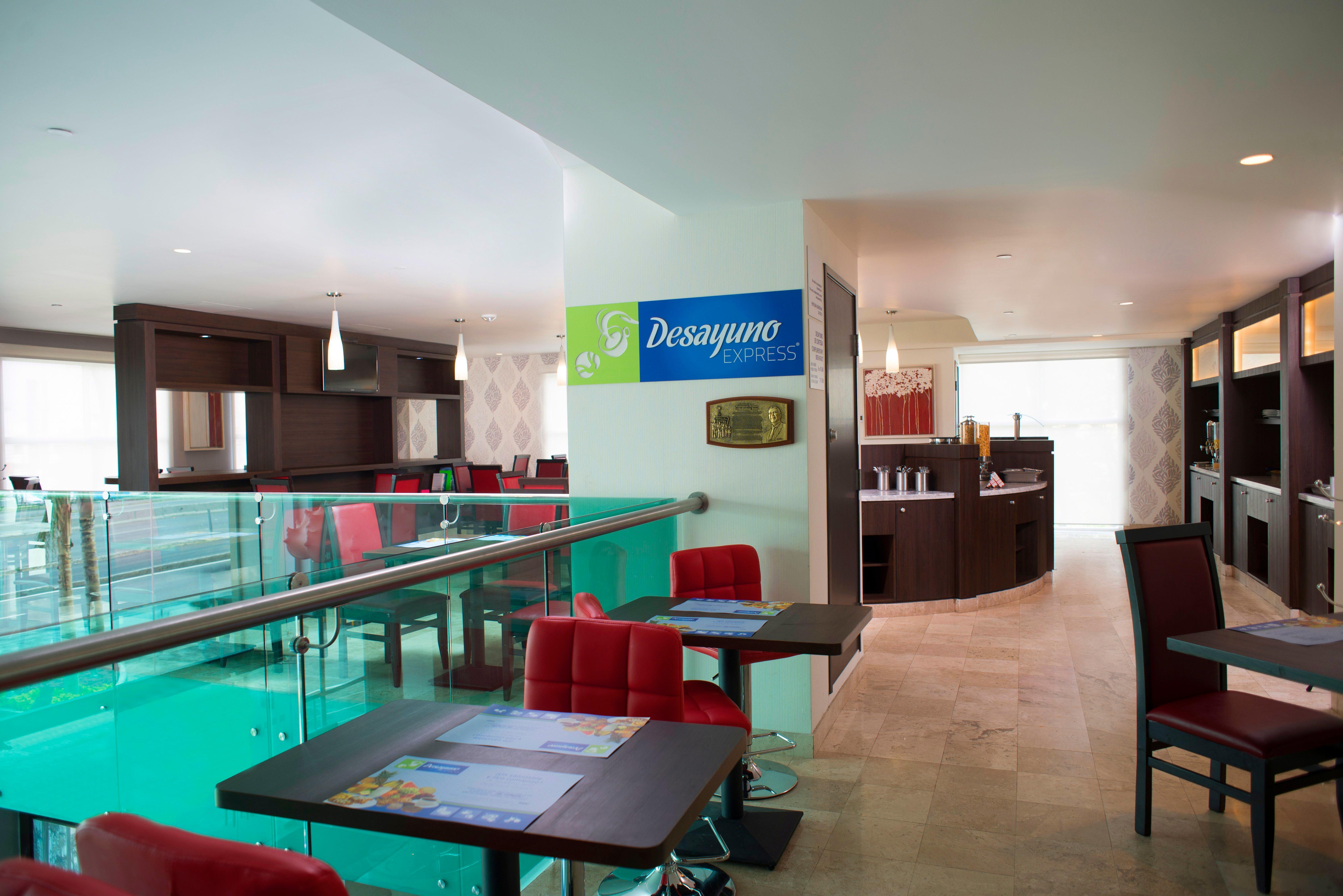 Holiday Inn Express & Suites Queretaro By Ihg Exterior photo