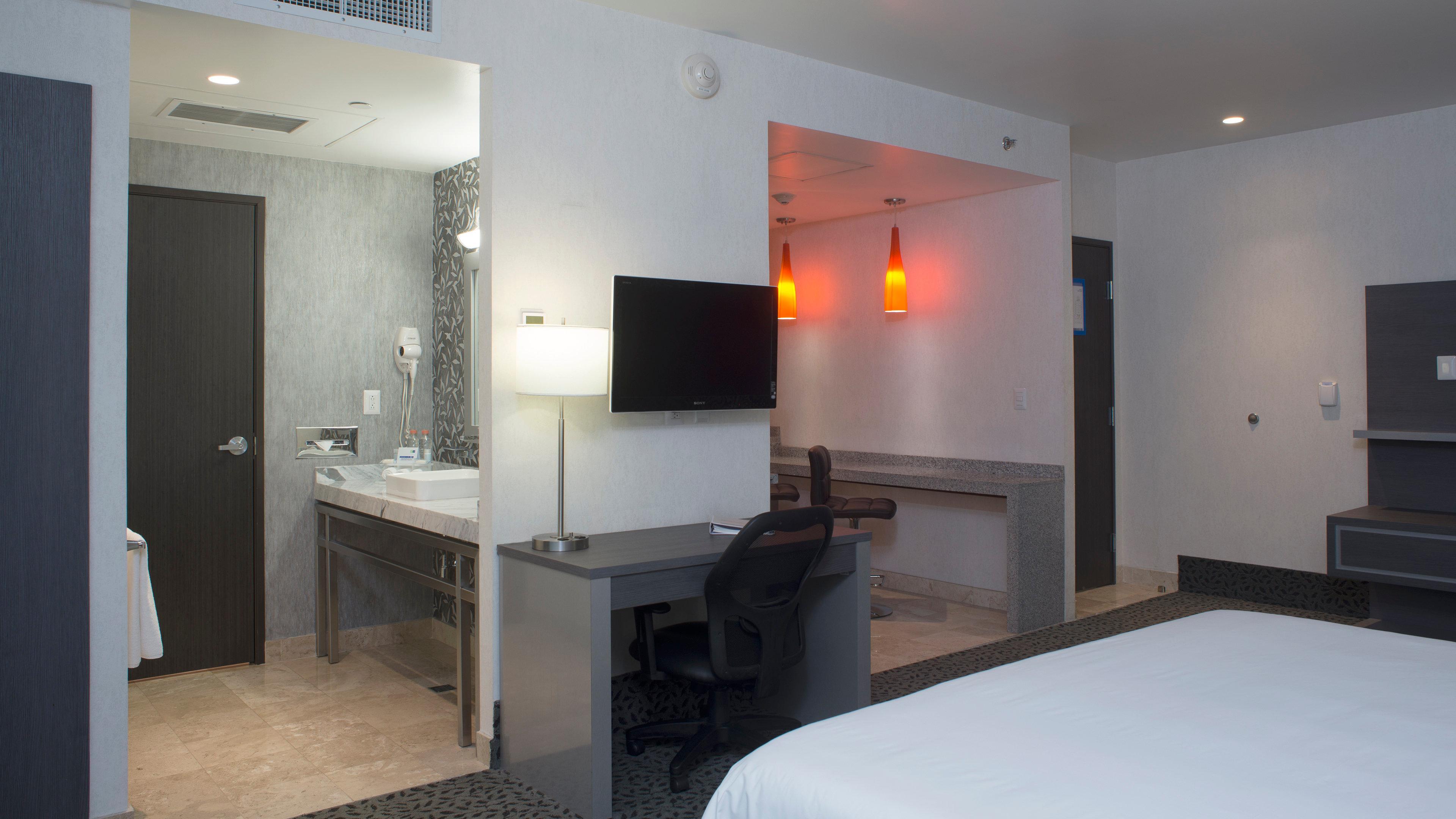 Holiday Inn Express & Suites Queretaro By Ihg Exterior photo