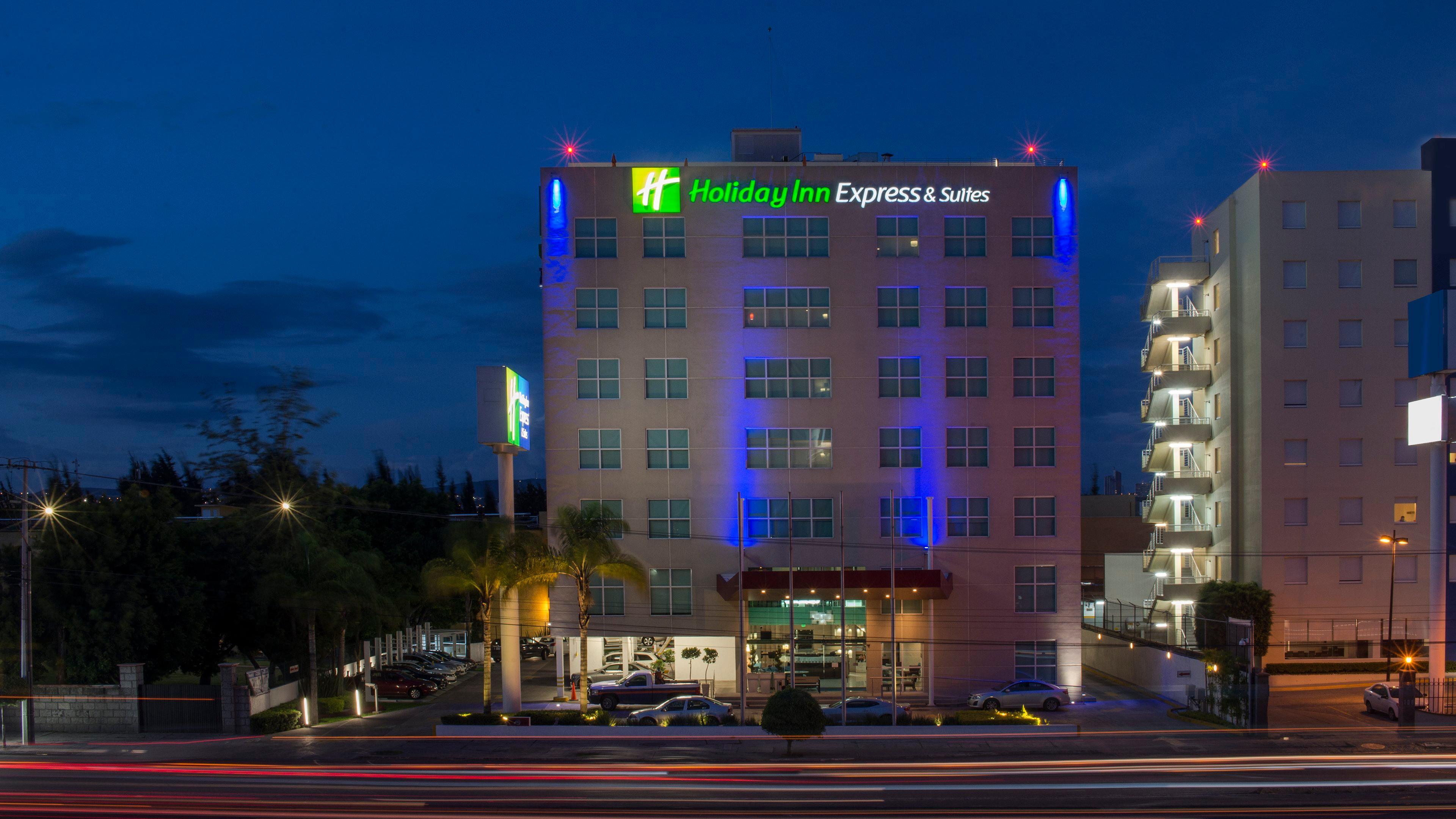Holiday Inn Express & Suites Queretaro By Ihg Exterior photo