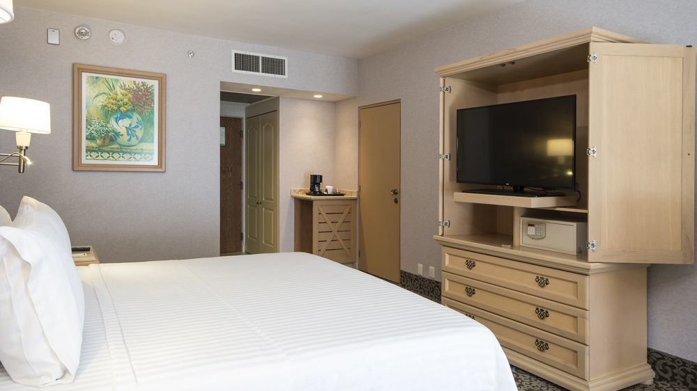 Holiday Inn Express & Suites Queretaro By Ihg Exterior photo